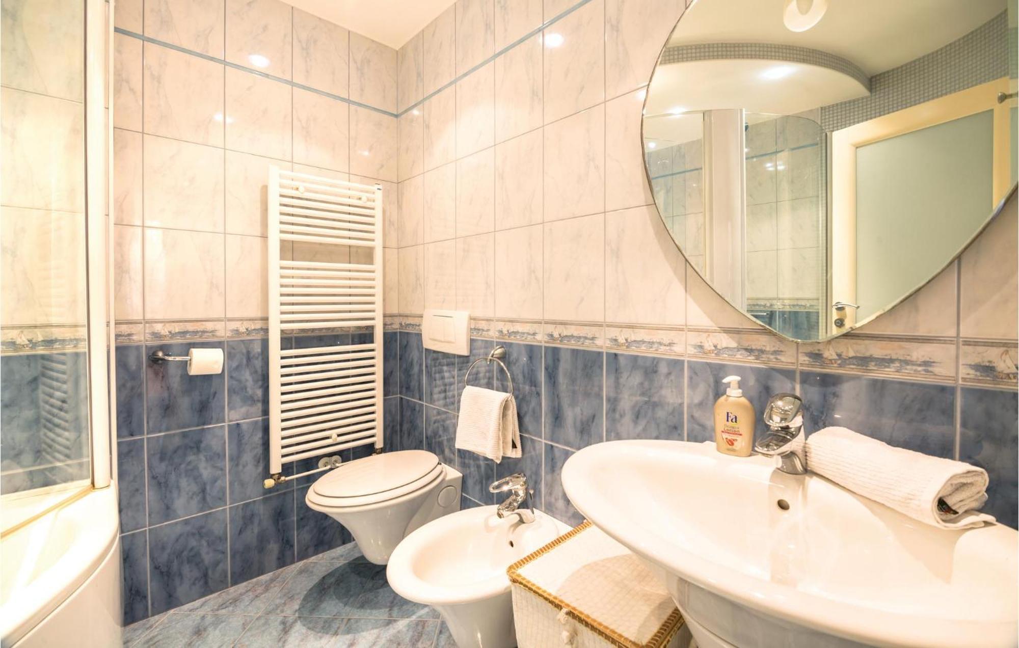 Cozy Apartment In Rijeka With Kitchen Luaran gambar